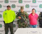 El hombre es acusado de liderar una de las estructuras del Clan del Golfo que operan en Antioquia. FOTO: CORTESÍA FISCALIA