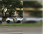 El momento del hurto quedó captado en un video ciudadano. FOTO: CORTESÍA DENUNCIAS ANTIOQUIA