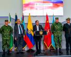 La Cúpula Militar que acompañará a Petro: general Luis Carlos Córdoba Avendaño, general Luis Mauricio Ospina, general Helder Fernán Giraldo Bonilla, vicealmirante José Joaquín Amézquita García y el general Henry Armando Sanabria Cely. FOTO Cortesía