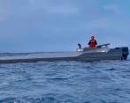 La parte externa del semisumergible detectado en aguas del Pacífico sur de Colombia. FOTO: CORTESÍA ARMADA.