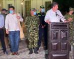 El ministro Molano junto a altos oficiales de la Policía y el Ejército. FOTO: Cortesía Ministerio de Defensa.