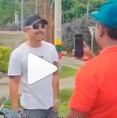 Imagen del doble de Ferxxo cuando lo estaban “partiendo” en Medellín. FOTO tomada de video
