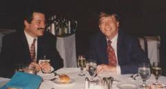 Mauricio Arias Toro fue director de Informática Corporativa de EPM. Aquí en reunión con Bill Gates en Miami en 1996. Foto: Cortesía.