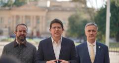 Ciro Alejandro Ramírez (senador), Miguel Uribe Turbay (senador) y Christian Garcés (representante a la Cámara por el Valle del Cauca) en la réplica a la alocución presidencial de Gustavo Petro. FOTO: Cortesía