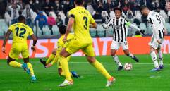 Poco pudo hacer el colombiano Juan Guillermo Cuadrado en la eliminación de la Juventus. FOTO EFE