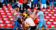 Además de las capturas, la Federación Mexicana de Fútbol anunció un paquete de sanciones que incluyen la prohibición del ingreso a los estadios de las barras involucradas en la riña. FOTO: EFE