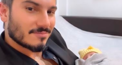 Pipe Bueno compartió en sus redes sociales la llegada de su segundo hijo, Domenic. FOTO: TOMADA DE INSTAGRAM