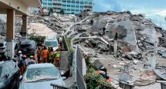 El edificio que colapsó tenía 12 pisos. Hasta el momento se tiene reporte de nueve personas fallecidas y por lo menos 152 personas desaparecidas. FOTO CORTESÍA