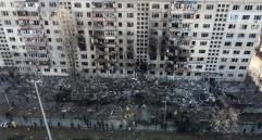 Un bombazo a una zona residencial de Kiev, capital de Ucrania, le quitó la vida a dos personas y dejó a un centenar de personas sin vivienda. FOTO getty