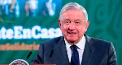 El presidente Andrés Manuel López Obrado aseguró que no está de acuerdo con establecer una regulación al uso de redes sociales. FOTO: Efe