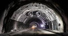 Grandes sorpresas se alistan en el segundo túnel de Occidente que construye el proyecto Mar 1, como sus ventiladores longitudinales, sus paredes con vitrificado y sus luces led. FOTO Jaime Pérez