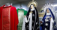 Imágenes religiosas en yeso, resinas, marmolina y otros materiales están disponibles en los comercios especializados en atender parroquias o particulares. FOTO Manuel Saldarriaga