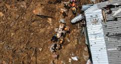 Al menos 104 muertos y 35 desaparecidos han dejado las fuertes lluvias en Petrópolis, Brasil. FOTO: EFE.