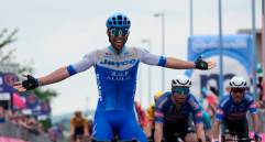Michael Matthews, de 32 años de edad, logró su victoria 40 como profesional. FOTO TWITTER GIRO DE ITALIA