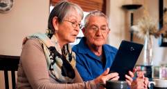 La aplicación ofrecerá servicios financieros, de salud, alimentación y movilidad para adultos mayores. FOTO sstock