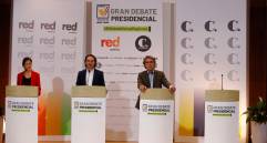 Petro dejó plantados a los departamentos en el debate de los medios regionales en alianza con Red Más Noticias. En la foto: Íngrid Betancourt, Federico Gutiérrrez y Sergio Fajardo. FOTO Edwin Bustamante