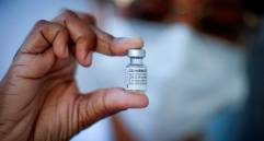 Estados Unidos se oponía a la exención de la protección de propiedad intelectual de las vacuna, ahora está de acuerdo. FOTO EFE/André Coelho