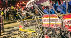 La fuerza del impacto destrozó un bus intermunicipal que se desplazaba por la autopista. FOTO: ESNEYDER GUTIÉRREZ