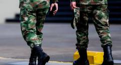 Los uniformados registrados en el video serán indagados en Bogotá. FOTO: COLPRENSA.