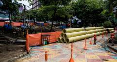 Las obras de remodelación del Parque Lleras ya comenzaron. Sin embargo, la Alcaldía aún no ha dado detalles de cómo quedará el espacio renovado. FOTO JULIO CÉSAR HERRERA