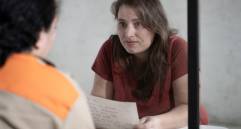 Carolina Calle tenía citas individuales con las reclusas afuera de la biblioteca del penal. FOTO Cortesía