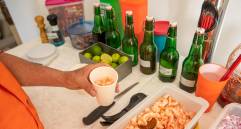 Las cocinas ocultas tomaron fuerza en pandemia y quienes utilizan el modelo aseguran que les ayuda a ahorrar los costos fijos asociados a los arriendos. FOTO carlos velásquez