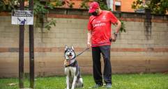 Gustavo Parra y Polo atienden las recomendaciones de la unidad en la que viven. FOTO Camilo Suárez