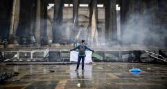 De nuevo se presentaron problemas en la capital de la República. Un grupo de manifestantes intentó ingresar a las instalaciones del Congreso de la República. FOTO COLPRENSA