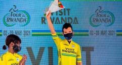 Brayan Sánchez demuestra que además de ser gregario, puede asumir la responsabilidad de liderar a su equipo. Esta temporada ha logrado tres triunfos de etapa. FOTO TWITTER TOUR DE RUANDA