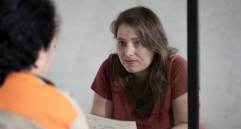Carolina Calle tenía citas individuales con las reclusas afuera de la biblioteca del penal. FOTO Cortesía