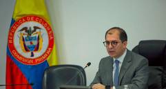 El fiscal general, Francisco Barbosa, expuso ante la Comisión Primera de la Cámara de Representantes sus reparos a la ley de “humanización” del gobierno Petro. FOTO: tomada de twitter.
