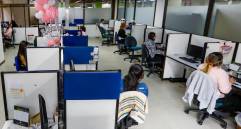 Las call center están impulsando la reactivación de las oficinas en Medellín, de acuerdo con la firma MTS. FOTO Manuel Saldarriaga