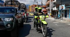 A pesar de la vigilancia policial, los habitantes de Barrio Antioquia cuentan que la venta de drogas se presenta todo el día. FOTO: MANUEL SALDARRIAGA.