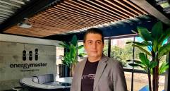 Alejandro Ramírez, gerente de innovación de Energy Master, empresa que afirma que las compañías en Colombia invierten en promedio entre el 3 % y 10 % de sus recursos económicos mensuales para pagar agua y energía eléctrica. FOTO cortesía