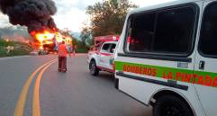 La colisión se produjo hacia las seis de la tarde, cuando un bus de la empresa Expreso Trejos colisionó contra otro. FOTO: CORTESÍA DENUNCIAS ANTIOQUIA