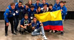 Estudiantes del Colegio Columbus School de Medellín que participaron en la First Robotics Competition en Estados Unidos. FOTO Cortesía.