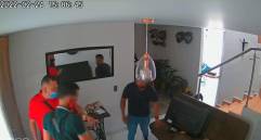 Los tres sujetos son fácilmente reconocibles en los videos que quedaron grabados. IMAGEN TOMADA DE VIDEO