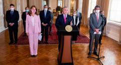  El presidente Duque y el presidente de la Corte Constitucional, Antonio Lizarazo, entregaron conclusiones. FOTO: PRESIDENCIA