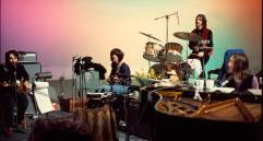 El libro está ilustrado con fotos inéditas, imágenes nunca antes publicadas de letras manuscritas y cajas de cintas. FOTO: CORTESÍA