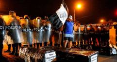 Sigue la tensión en varias regiones de Perú, pidiendo la renuncia de la presidenta Dina Boluarte. FOTO EFE