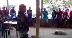 En reunión, las disidencias ordenaron a los campesinos a no transitar por el la selva o el monte. FOTO CAPTURA DE VIDEO