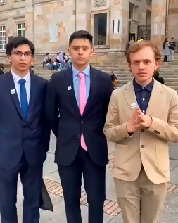 Estos son los tres jóvenes del movimiento Salvación Nacional que hicieron el vídeo. Foto: pantallazo tomada de redes sociales. 