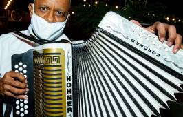 Vallenateros luchan por no desaparecer