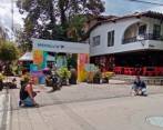 En el barrio Manila de Medellín se vivirá la Feria de las Flores al estilo de la película Encanto. FOTO Cortesía