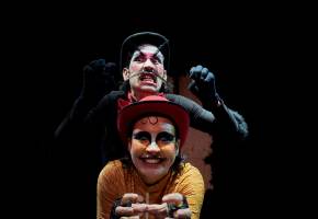 Con una relectura de la historia de Pinocho, El Pulpo Teatro Físico llega a la sala Rodrigo Saldarriaga de Pequeño Teatro. Foto; Cortesía.
