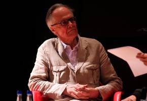 Fernando Vallejo recién lanzó el libro La conjura contra Porky. En la foto, durante una charla en la Feria del Libro de Bogotá en 2017. Foto: Archivo