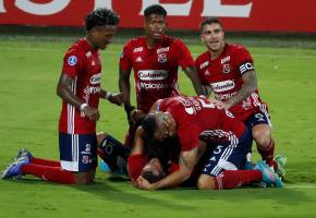 Medellín se impuso 2-1 al 9 de Octubre en el Atanasio. FOTO: MANUEL SALDARRIAGA