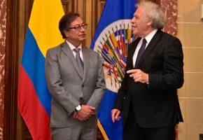 El presidente Gustavo Petro y el secretario General de la OEA, Luis Almagro. FOTO: CORTESÍA PRESIDENCIA