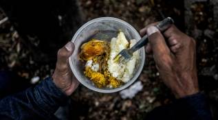 Muchos trabajadores prefieren los platos caseros por economía y sabor. Foto: Camilo Suárez Echeverry