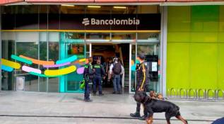 Se metieron a robar un banco en centro comercial cerca de Ruta N y se armó una balacera